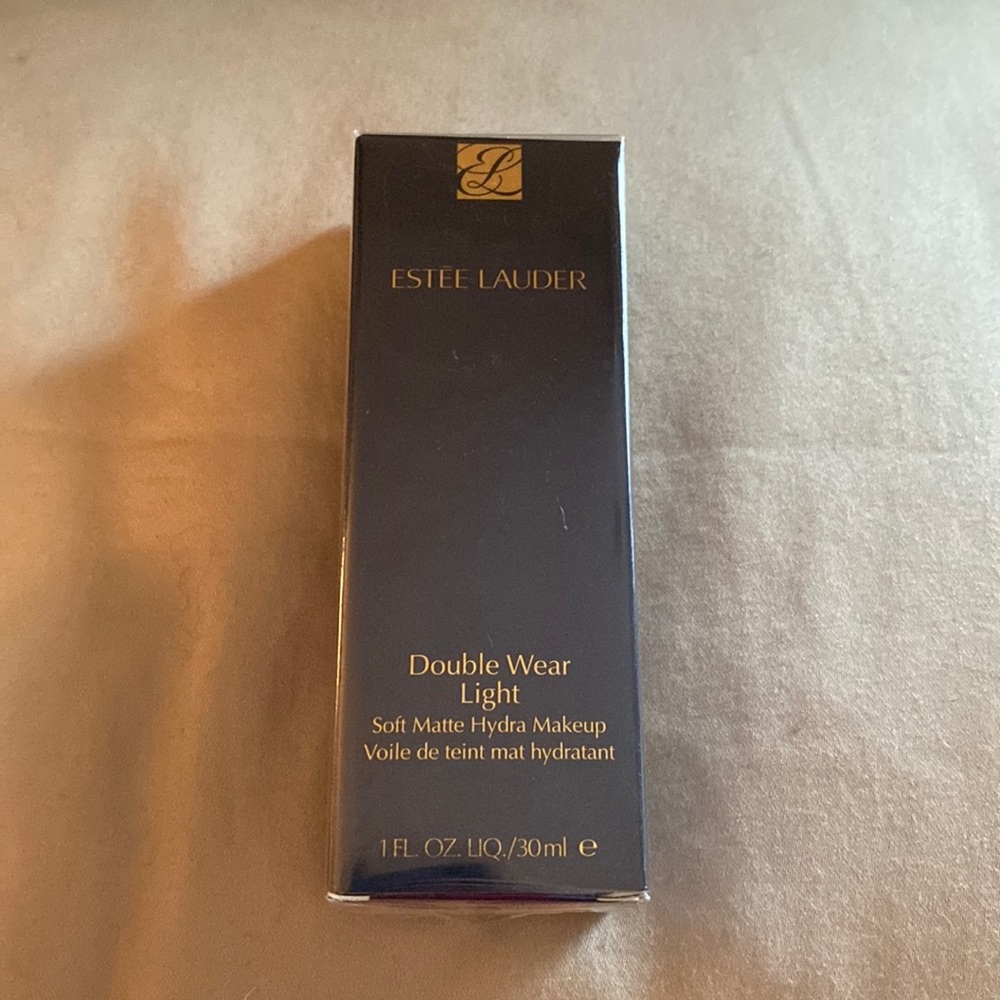 Estée Lauder Double Wear Light